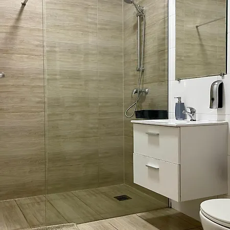 Alojamento de Acomodação e Pequeno-almoço Ela 4*