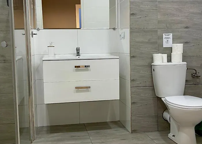 Ela Nocleg ze śniadaniem 4*