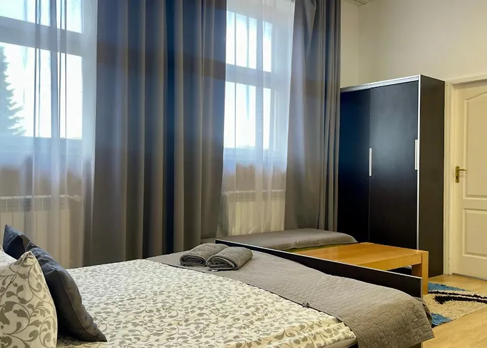 فندق مبيت وإفطار Ela