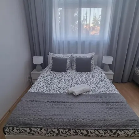 Ela Bed & Breakfast 3*